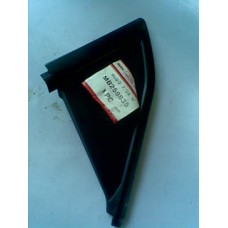 MB258835 MİTSUBİSHİ LANCER KAPI ÇITA ÖN KÖŞE